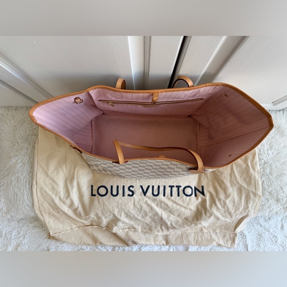Authentic Louis Vuitton GM Neverfull - Picture 15 of 16